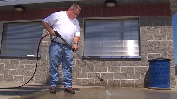 how to use hot water pressure washer